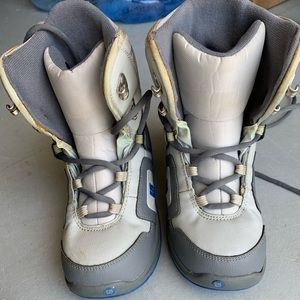 Kids burton snowboard boots